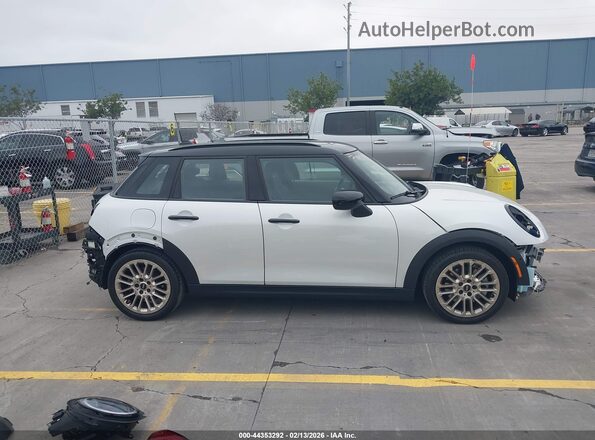 WMW43GD03S2W88611 2025 MINI HARDTOP Белый Панорамный вид салона 360°