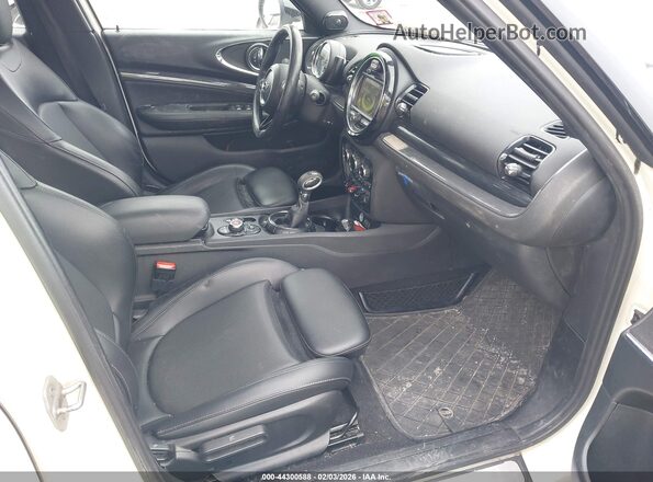 WMWLN9C33H2E49522 2017 MINI CLUBMAN Кремовый Вид салона спереди