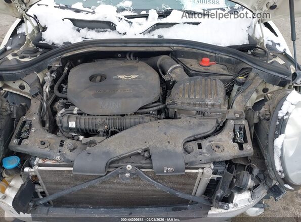 WMWLN9C33H2E49522 2017 MINI CLUBMAN Кремовый Вид сзади