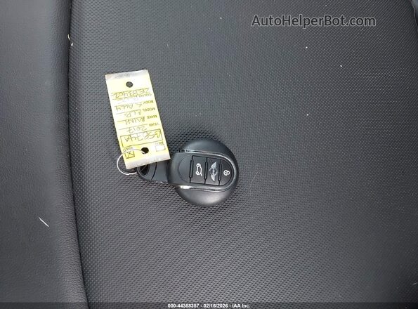 WMWLU5C52H2E83402 2017 MINI CLUBMAN Blue Widok deski rozdzielczej