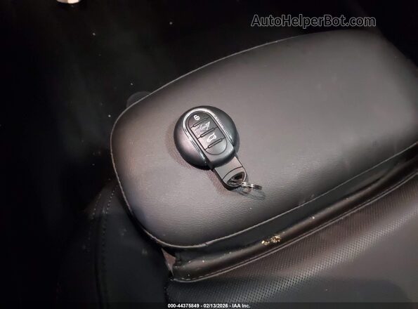 WMWLU5C53K2G05076 2019 MINI CLUBMAN Silver Вид панелі приладів