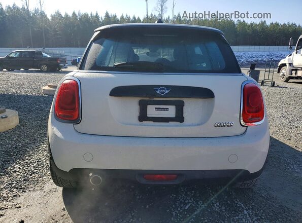 WMWXR3C09M2N82799 2021 MINI COOPER White უკანა ხედი
