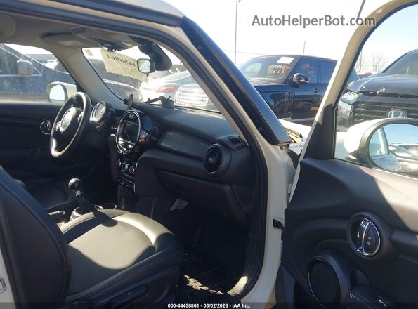 WMWXU7C01M2P40090 2021 MINI HARDTOP Cream Вид салону спереду