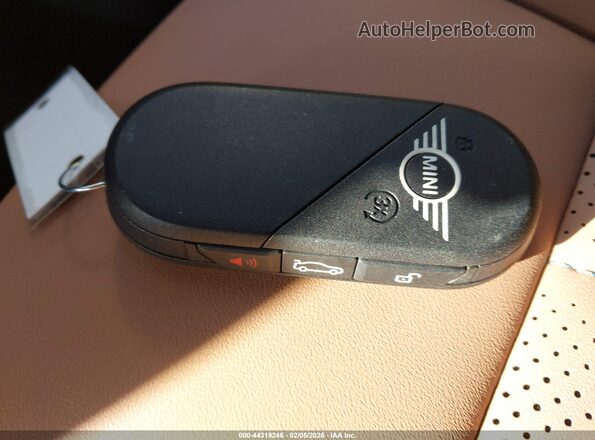 WMZ23GA00S7T67756 2025 MINI COUNTRYMAN Black Dashboard view