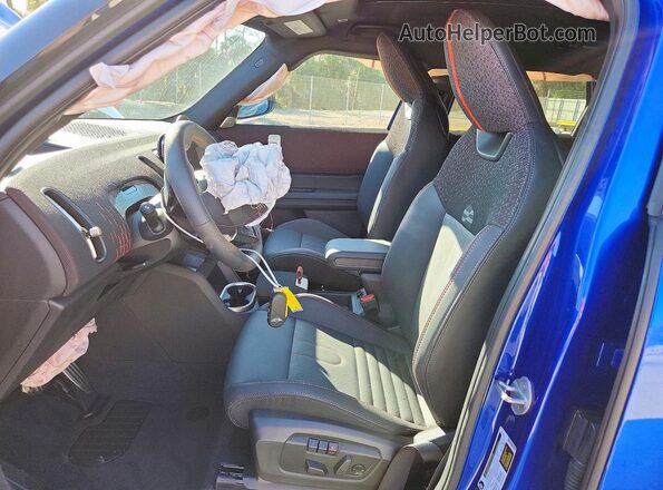 WMZ33GA08S7S95497 2025 MINI COUNTRYMAN Blue Widok wnętrza z przodu