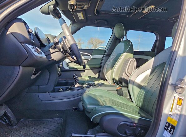 WMZ83BR00P3P66358 2023 MINI COOPER Gray Vista interior delantera