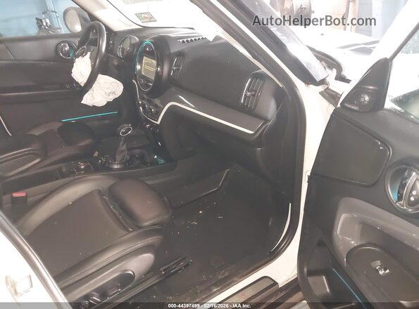 WMZYT3C38H3D98458 2017 MINI COUNTRYMAN White Vista interior delantera
