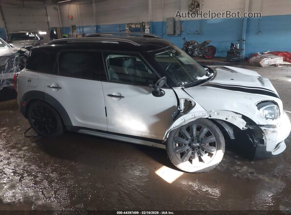 WMZYT3C38H3D98458 2017 MINI COUNTRYMAN White Vista interior trasera