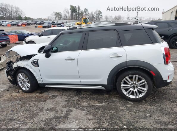 WMZYT3C38J3E00313 2018 MINI COUNTRYMAN White Vista interior trasera