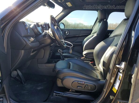 WMZYT3C39H3B66256 2017 MINI COOPER Black Widok wnętrza z przodu