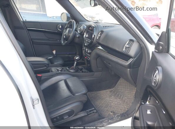 WMZYT5C52K3G93673 2019 MINI COUNTRYMAN Light Blue Вид салона спереди