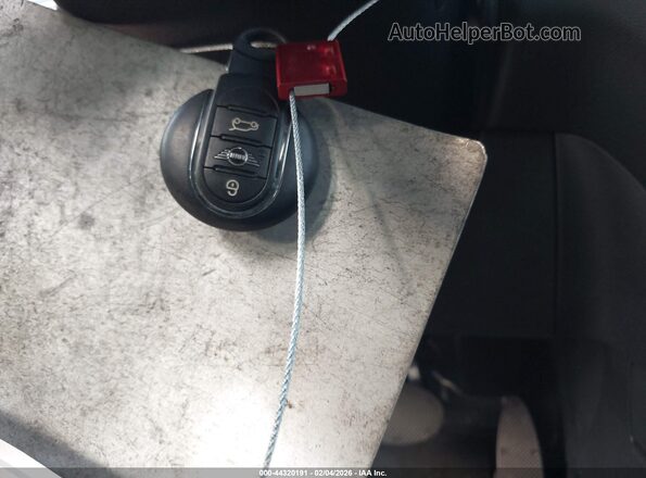 WMZYW3C02L3L21751 2020 MINI COUNTRYMAN Red Widok deski rozdzielczej