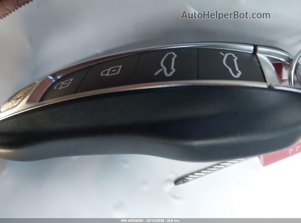 WP0AA2Y11SSA09827 2025 PORSCHE TAYCAN Silver Вид панелі приладів