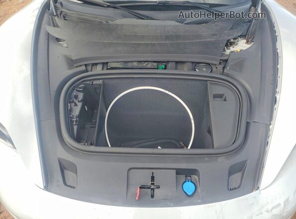 WP0AA2Y19NSA13516 2022 PORSCHE TAYCAN White Widok wnętrza z tyłu