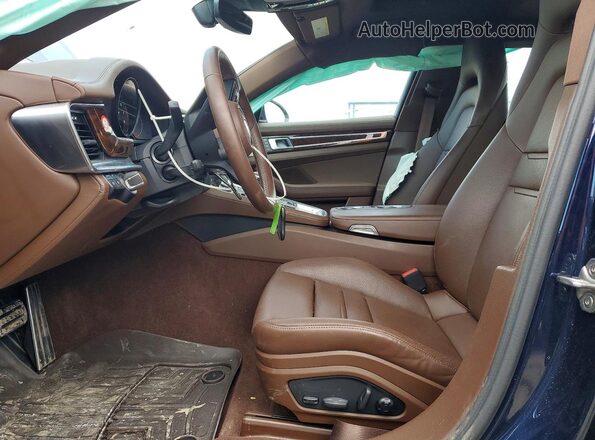 WP0AB2A70PL130486 2023 PORSCHE PANAMERA Blue Widok wnętrza z przodu