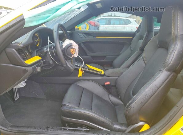 WP0AB2A93NS221952 2022 PORSCHE 911 Yellow Vista interior delantera