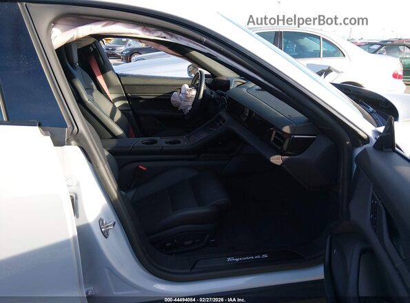 WP0AB2Y13PSA36659 2023 PORSCHE TAYCAN Silver Widok wnętrza z przodu