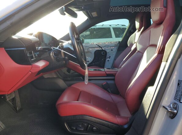 WP0AB2Y17NSA44356 2022 PORSCHE TAYCAN Silver Vista interior delantera
