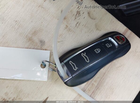 WP0AB2Y18LSA53807 2020 PORSCHE TAYCAN White Առջևի վահանակի տեսք