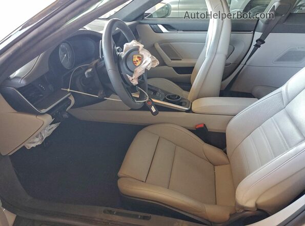 WP0AD2A96NS254342 2022 PORSCHE 911 Белый Вид салона спереди