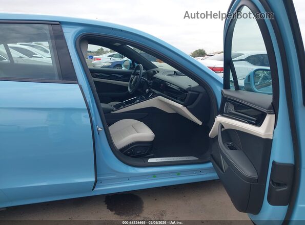 WP0AE2YA1SL045772 2025 PORSCHE PANAMERA Light Blue Вид салона спереди