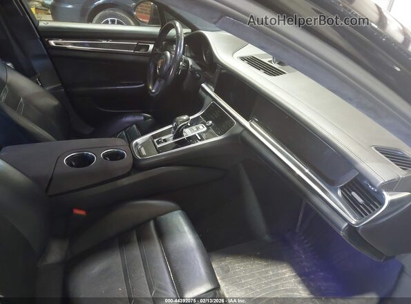WP0AF2A73HL150785 2017 PORSCHE PANAMERA Black Widok wnętrza z przodu