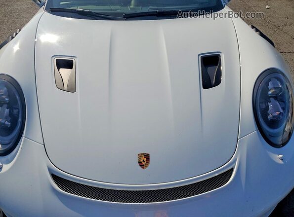 WP0AF2A9XKS165475 2019 PORSCHE 911 White უკანა სალონის ხედი