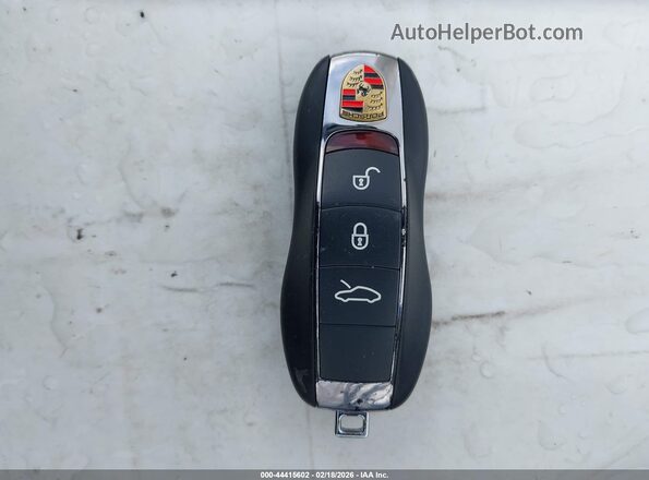 WP0CB2A93JS147239 2018 PORSCHE 911 White Առջևի վահանակի տեսք