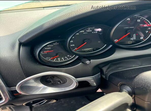 WP1AA2A20HKA80380 2017 PORSCHE CAYENNE Blue Առջևի վահանակի տեսք