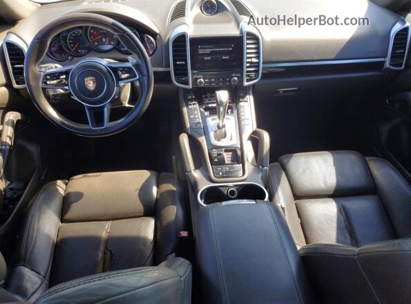 WP1AA2A26HKA85633 2017 PORSCHE CAYENNE Silver 