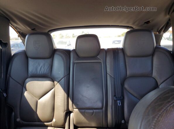 WP1AA2A26HKA85633 2017 PORSCHE CAYENNE Silver 