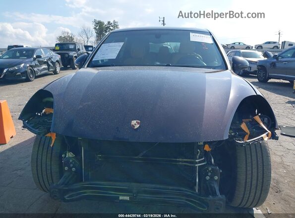 WP1AA2A28JKA00958 2018 PORSCHE CAYENNE Бордовый Вид задней части салона