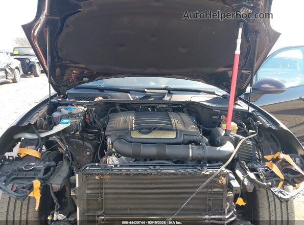 WP1AA2A28JKA00958 2018 PORSCHE CAYENNE Бордовый Вид сзади