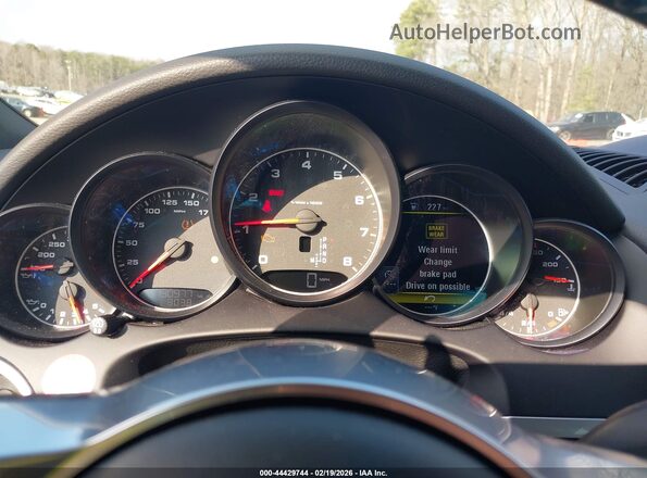 WP1AA2A28JKA00958 2018 PORSCHE CAYENNE Бордовый Вид задних сидений