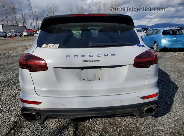 WP1AA2A28JKA03617 2018 PORSCHE CAYENNE Белый Вид салона спереди