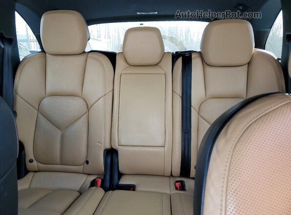 WP1AA2A28JKA03617 2018 PORSCHE CAYENNE Белый Вид задней части салона