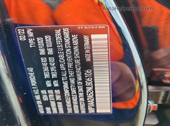 WP1AA2A52NLB06106 2022 PORSCHE MACAN Black Engine compartment view