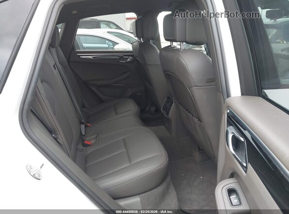 WP1AA2A52PLB21174 2023 PORSCHE MACAN White Widok naklejki z numerem VIN