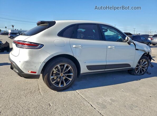 WP1AA2A52RLB13398 2024 PORSCHE MACAN White 