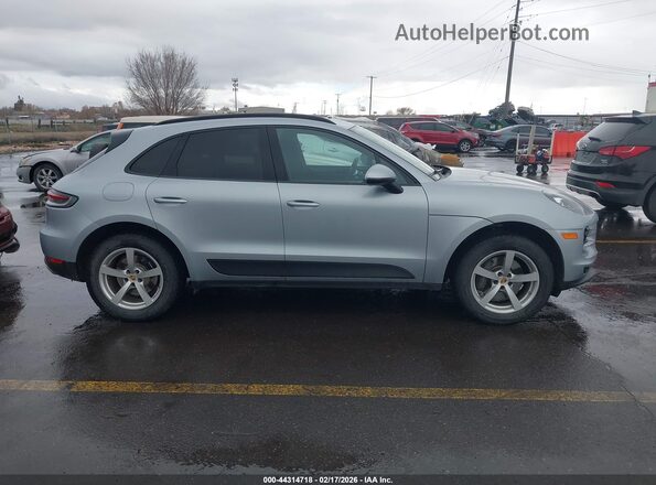 WP1AA2A53LLB13367 2020 PORSCHE MACAN Серебряный Вид задней части салона