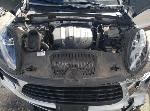 WP1AA2A54LLB06332 2020 PORSCHE MACAN Silver Engine compartment view