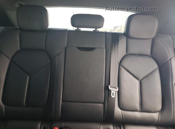 WP1AA2A54LLB06332 2020 PORSCHE MACAN Silver Rear seats view