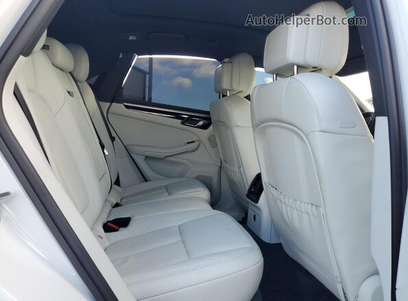 WP1AA2A54PLB16204 2023 PORSCHE MACAN White Սալոնի հետևի տեսք