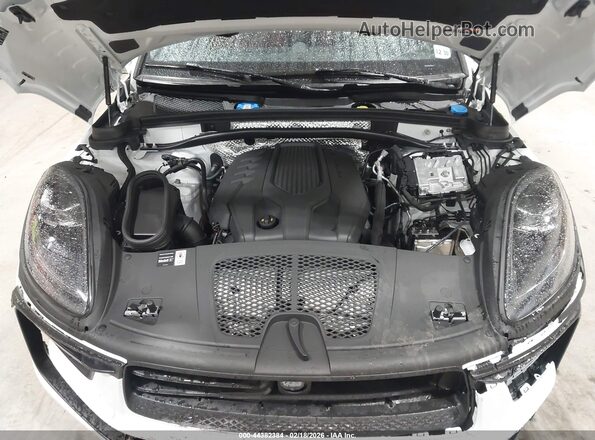 WP1AA2A56SLB13555 2025 PORSCHE MACAN White უკანა ხედი