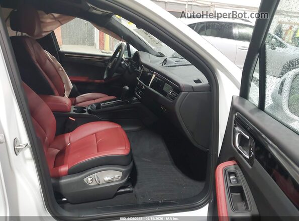 WP1AA2A56SLB13555 2025 PORSCHE MACAN White წინა სალონის ხედი