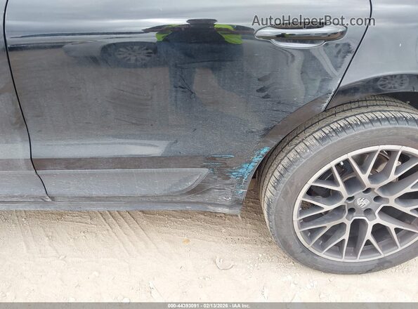 WP1AA2A58JLB19159 2018 PORSCHE MACAN Black Front view
