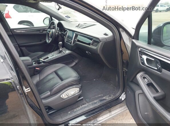 WP1AA2A58JLB19159 2018 PORSCHE MACAN Black Front interior view