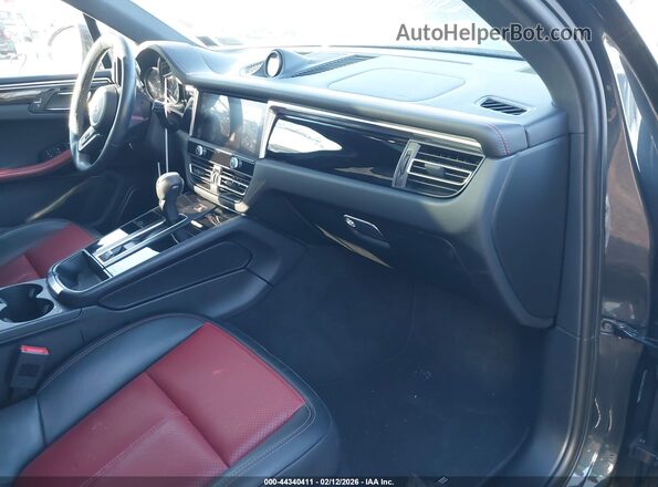 WP1AA2A59RLB11342 2024 PORSCHE MACAN Black Widok wnętrza z przodu