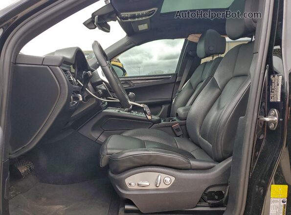 WP1AA2A5XMLB04683 2021 PORSCHE MACAN Черный Вид салона спереди