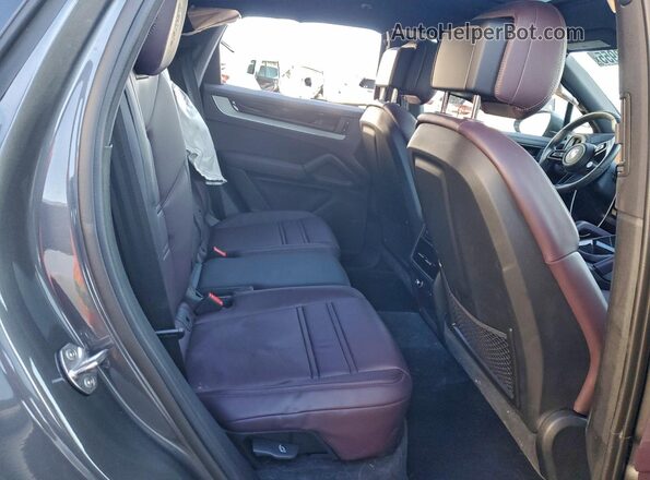 WP1AA2AY2RDA13273 2024 PORSCHE CAYENNE Charcoal Widok tylnych siedzeń